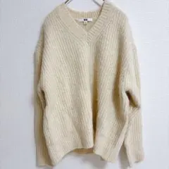 美品 UNIQLO 【M】アイボリー ニット Vネック ユニクロ カジュアル