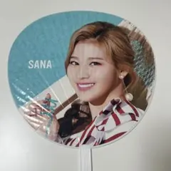 お得　TWICE ペンライト& SANA フォトカード　 SANAうちわケース TWICE サナ うちわケースとうちわセット - メルカリ