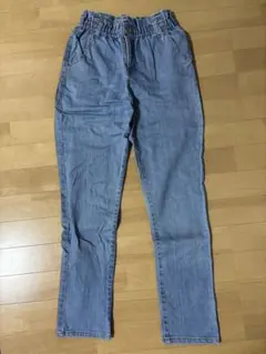 ライトブルーデニムパンツ