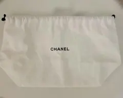 CHANEL ホワイト 巾着ポーチ　ノベルティのサムネイル