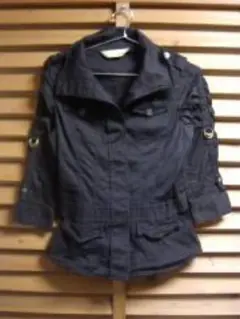 CLICHY　クリッシー　七分袖ジャケット　襟・裾ワイヤー入り。エポーレット付き