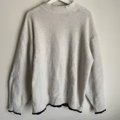 ホワイトニットセーター