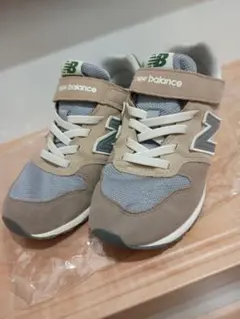 new balance キッズスニーカー グレー/ベージュ 21cm