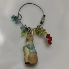 週末特価　ピーターラビットフィギュア付きキーホルダー　680