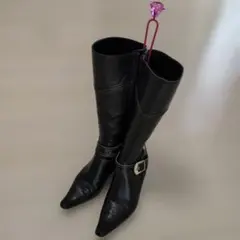 【卑弥呼】ブラック ロングブーツ ベルトデザイン　24cm