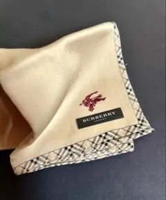 新品Burberryハンカチ 膝掛け プチスカーフ ロゴ刺繍 日本製