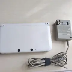 ニンテンドー3DS LL ホワイト 本体　タッチペンなし
