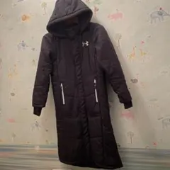 美品アンダーアーマー★中綿ベンチコート★黒★YSM（125〜135㎝）