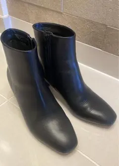 アンタイトルUNTITLE 黒ショートブーツ 中ヒール