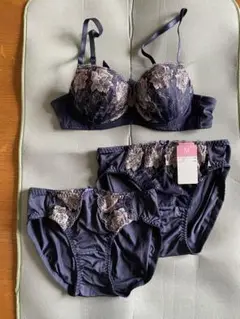 ネイビー　ブラジャーショーツ(2枚)セット 75B M