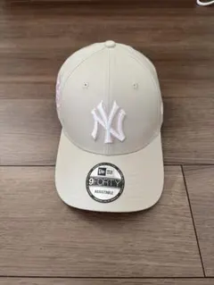 NEW ERA ニューヨークヤンキース キャップ ベージュ ピンクロゴ