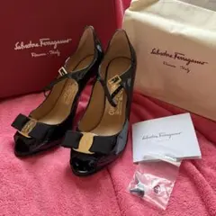 Salvatore Ferragamo ブラック ハイヒール