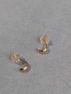 no.128　ピアス　ハーフフープ　日本製　K18ポスト　金属アレルギー対応