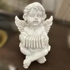 アコーディオンを弾く天使アンティーク調