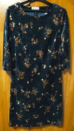Aylesbury ネイビー花柄七分袖ワンピース