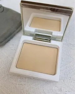 クレ・ド・ポーボーテ タンナチュレールプードルブラン オークル00