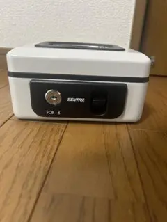 SentrySafe 手提げ金庫 SCB-6のサムネイル