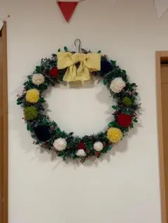 クリスマスリース ポンポン装飾付きのサムネイル