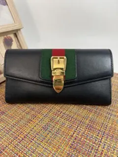 GUCCI グッチ 財布 シルヴィ 黒 楽天市場】グッチ シルヴィ シェリーライン 三つ折り財布 グッチ