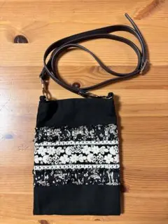 ハンドメイド作家★インド刺繍×黒マロリースマホショルダーバッグ★サコッシュ
