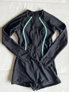 ブラック/長袖水着