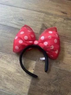 ミニー・マウス 赤い水玉カチューシャ