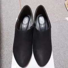 ブラック スエード ブーティ 中ヒール