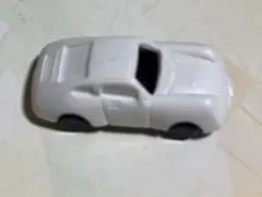 ホワイトミニカー