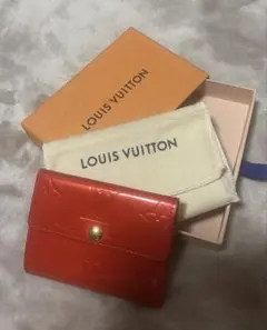 LOUIS VUITTON 赤 二つ折り財布