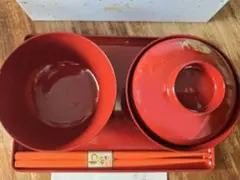 【未使用品】お食い初めセット　お祝い　赤い漆器の丼と蓋、箸付き