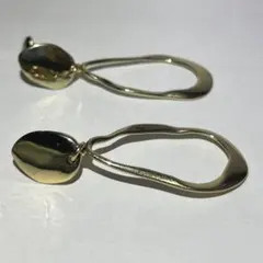 ゴールド オーバル型 イヤリング