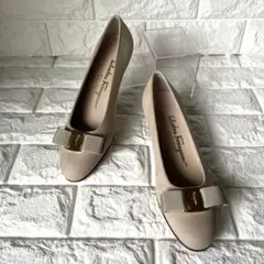 ⭐️未使用品⭐️　サルヴァトーレフェラガモ　ヴァラ　バレリーナシューズ　ベージュ サルヴァトーレ フェラガモ新作シューズ、ヴァラリボンの