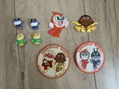 アンパンマン　バイキンマン　ドキンちゃん　メロンパンナ　ワッペン　刺繍　ボタン