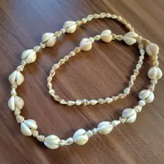 貝殻のネックレス