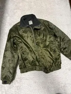オリーブグリーン MA-1ジャケット