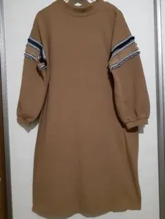 ROSE BUDワンピース　膝下丈ワンピース　ブラウンワンピース　フリーサイズ