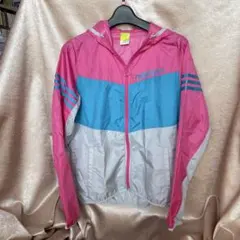 adidas ウィンドブレーカー フード付き
