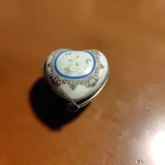 世界名作劇場　陶器製オルゴール 美品 陶器の小さなファインポーセリン製の八角形オルゴール「Our Love