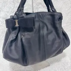 美品✨サルヴァトーレフェラガモ 黒 トートバッグ　ヴァラリボン レザー 大容量