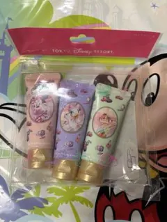 新品　ディズニー　ハンドクリーム　ミニー　デイジー　クラリス　リゾートのサムネイル