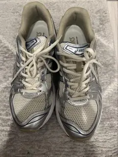 アシックスASICS GEL-KAYANOのサムネイル