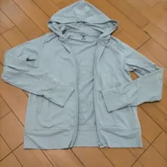 ユニクロ　 エアリズム　UVカット　メッシュパーカーKIDS150