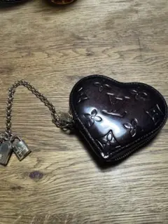 ルイヴィトン ヴェルニ ポルトモネクール アマラント コインケース　ハート型