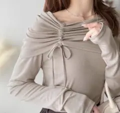 【美品】classicalelf オフショルリボンカットプルオーバー