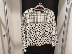 秋冬セール中！AKIRA NAKAのトップスのサムネイル