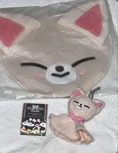 I.N フォクシニー（FoxI.Ny）うちわカバー キーホルダー