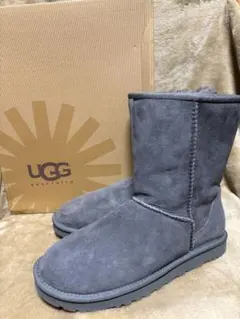 UGG クラシックショート　サイズ9（26センチ）未使用