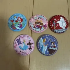 ディズニー　刺繍缶バッジ5個セット　アリエル　ベイマックス　アリス　ピノキオ