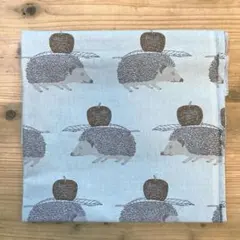 秦直也　ハリネズミとリンゴ　スモーキーサックス　生地　はぎれ