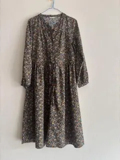 花柄ワンピース